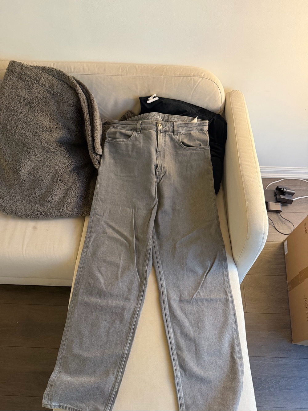 COS Men's Light Gray Straight Jeans